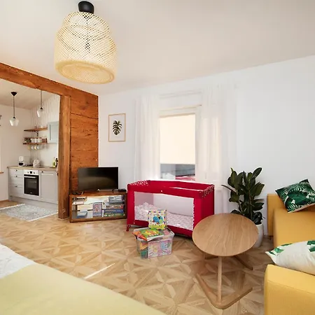 Cute Apartment, Next To Old Town, With Free Parking Daire *