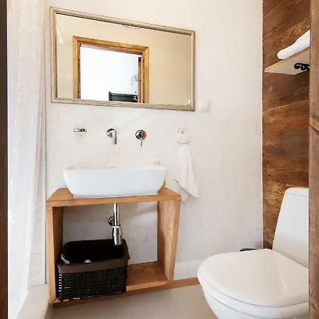 Cute Apartment, Next To Old Town, With Free Parking דירה *